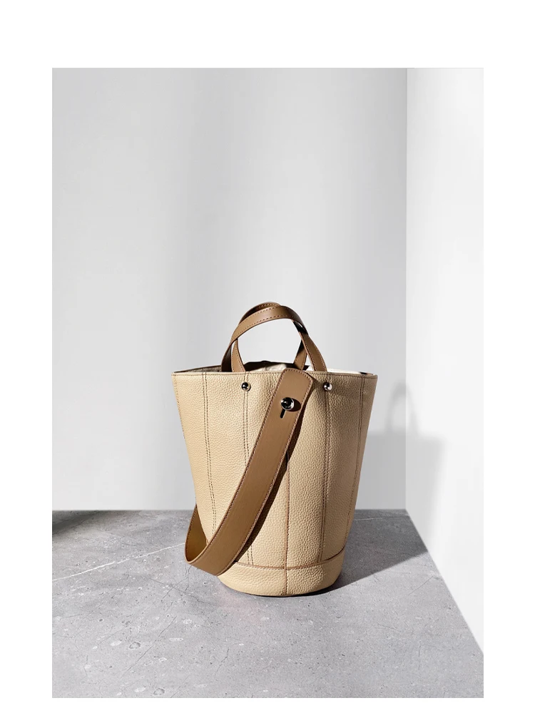 

Niche Designer Leather Bucket Vegetable Basket Tote Bag Handy Shoulder Messenger Bag