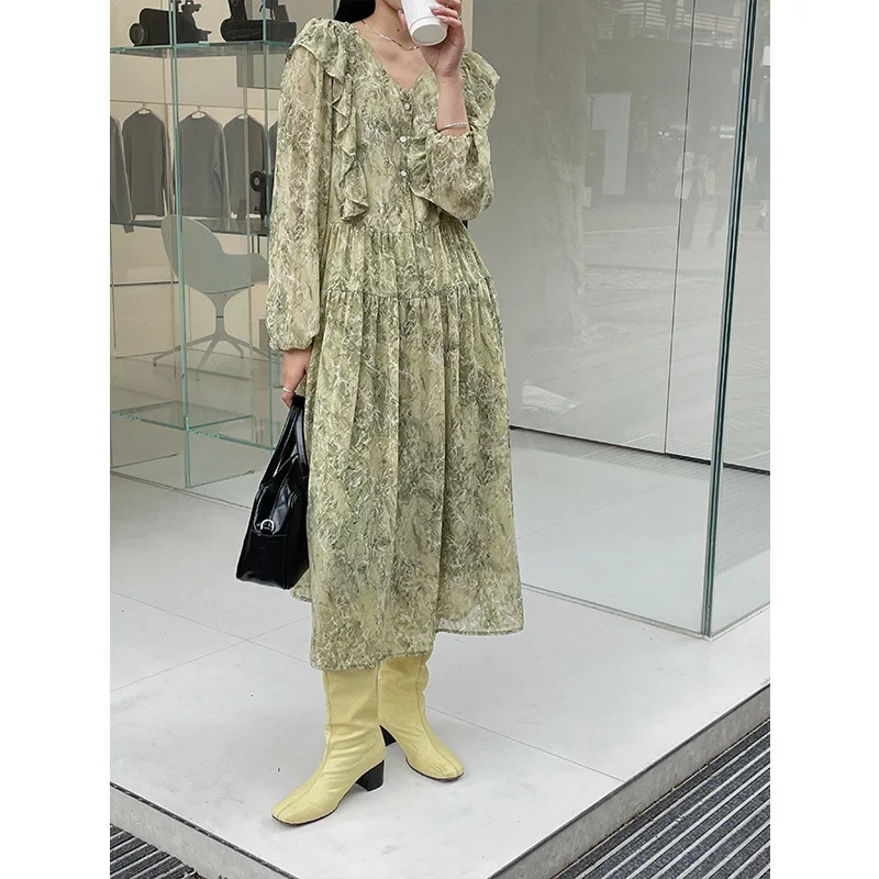 

Spring 2022 new V-neck women's floral dress gentle temperament Korean Ruffle waist skirt short sleeve chiffon dress