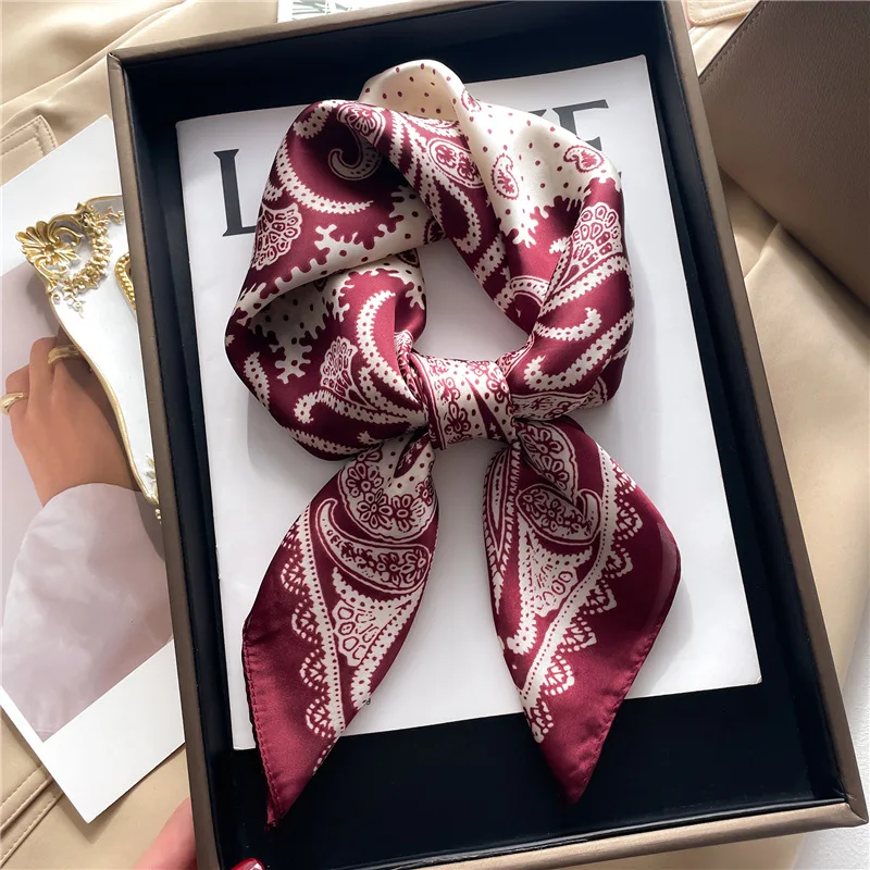 Printed scarf Square scarf Women scarves 27.55in Elegant paisley print Square scarf Thin satin shawl Casual sunscreen Headscarf For daily life
