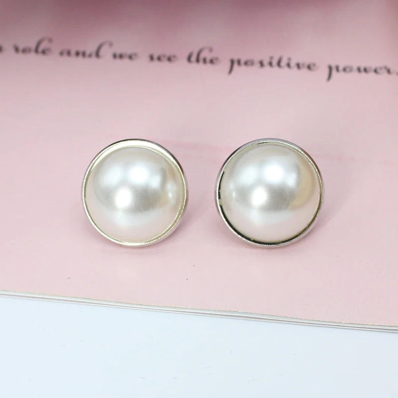 20mm Exaggerate Round White Imitation Pearl Stud Earring for Women Simple Temperament Wedding Jewelry Christmas Day Girl Gift