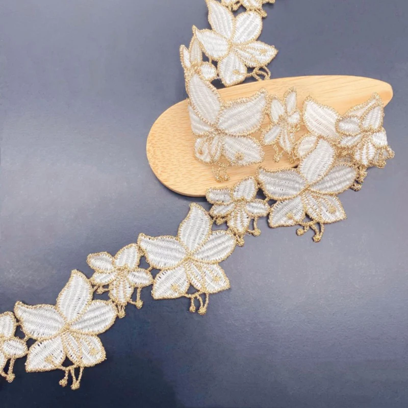 BEPEITHY 여성용 브이넥 민소매 웨딩 드레스, A라인 아이보리 레이스 2022, 로맨틱한 신부 보호 가운 8 황금 물결 가장자리 흰색 꽃 패브릭, DIY 웨딩 골드 스레드 자수 레이스 액세서리, 인형 드레스, 브래지어, 5-20Yds, 4cm 너비