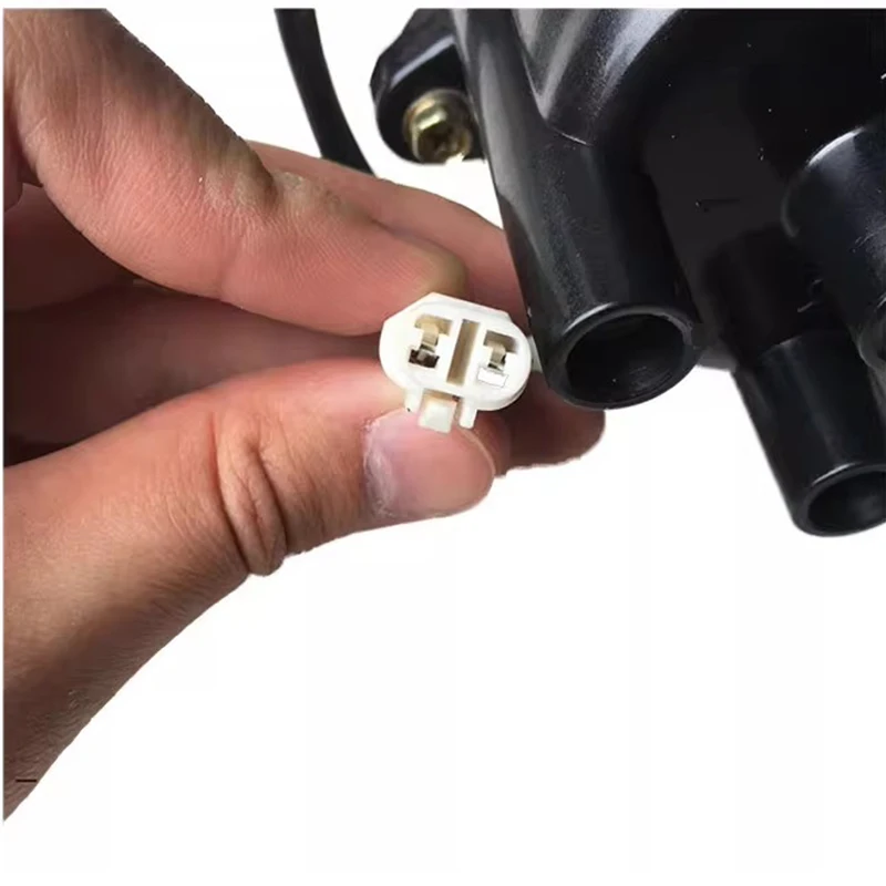 High Quality Ignition Distributor Fits For Suzuki Swift 1.3 1298CC 1992 1993 1994 1995 3310071C30 33100-71C30 DST23403
