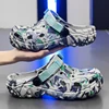 New Men's Clogs Slippers Sandal Men Garden Shoes Flat Camouflage Sandals Male Sneakers Outdoor Flip Flops Home Clogs 2