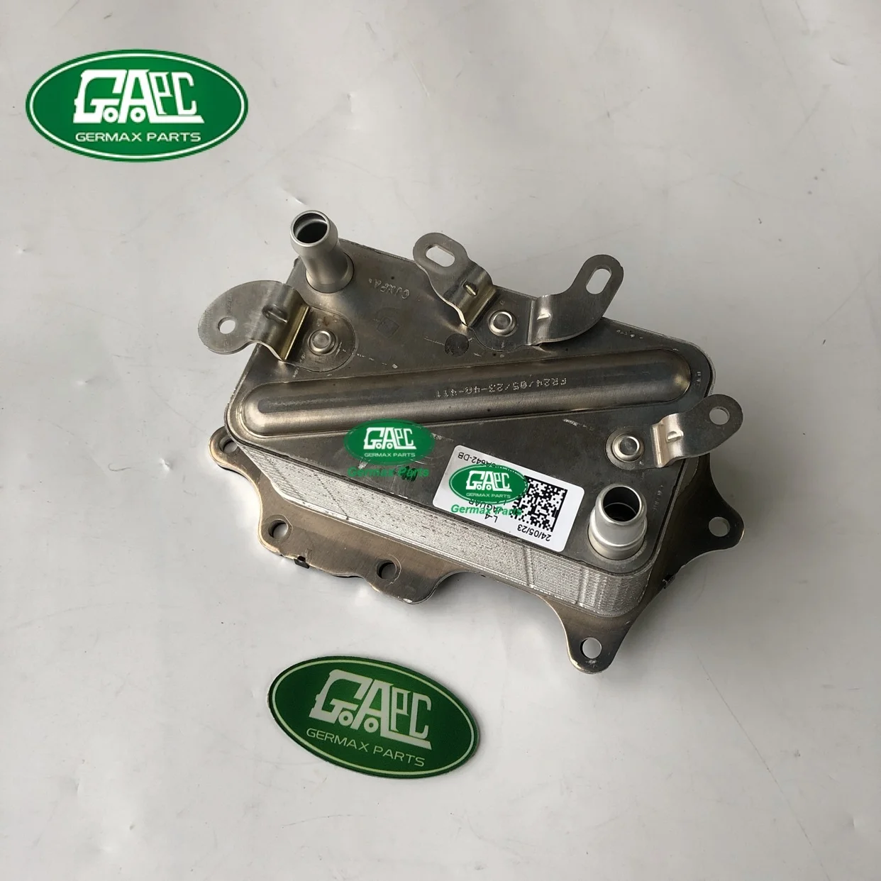 LR124571 AJ814166 J6P36A642DA J6P3-6A642-DA Oil Cooler For Land Rover Range Rover New Defender GL2849 GJ1224 Cooling System Part