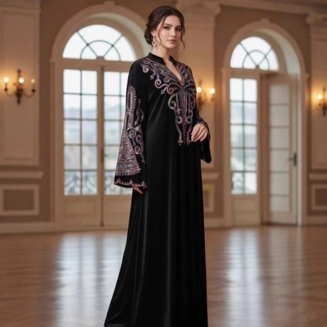 جلابية مخمل عنابية بتطريز فاخر