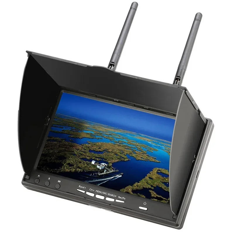 Moniteur FPV 7 pouces 5.8 GHz 40 canaux avec DVR, installé sur une station au sol avec batterie
