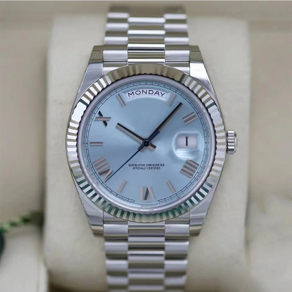 방수와 클래식 디자인이 조화를 이루는 완벽한 시계