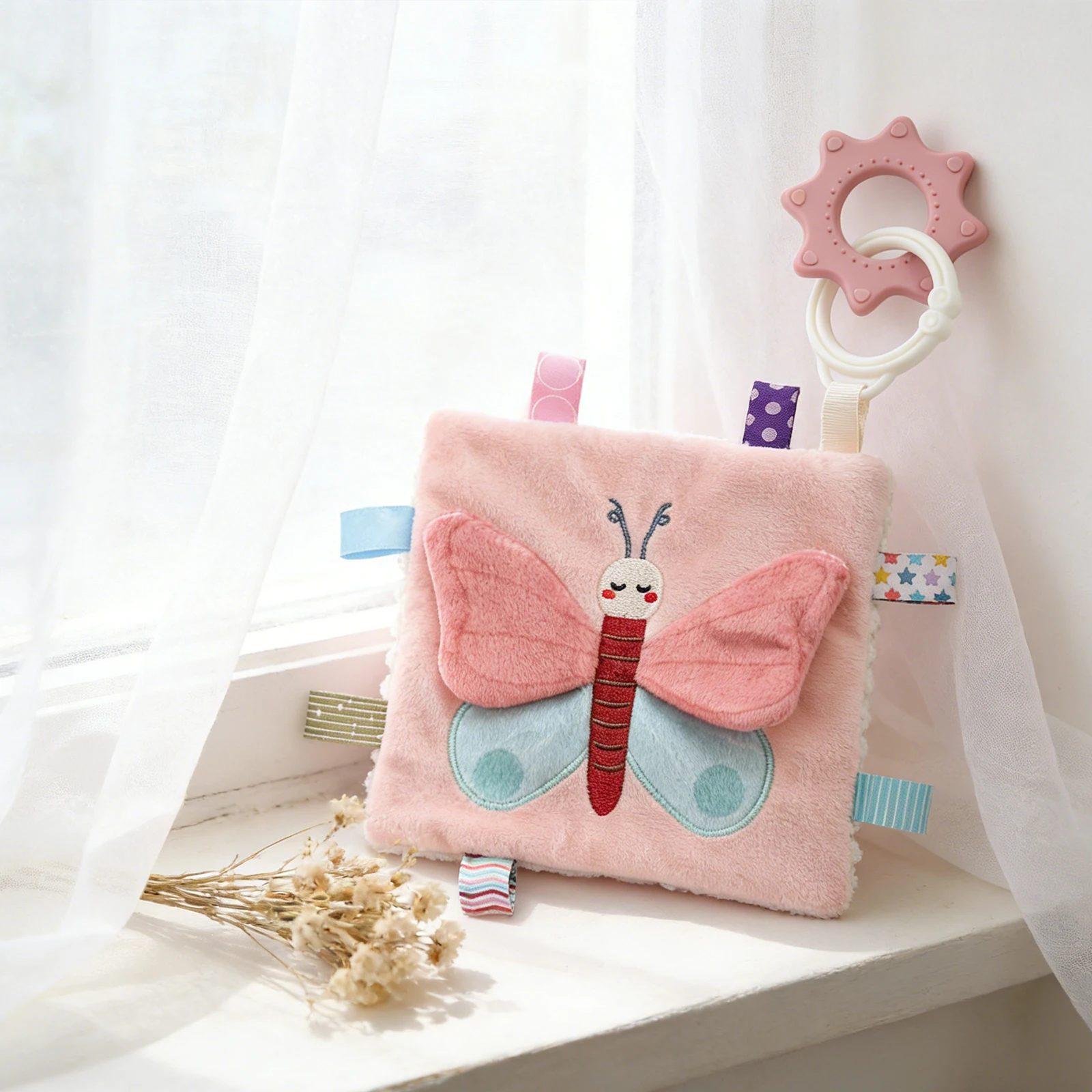 Copertina Sensoriale Baby Bee con Massaggiagengive, Morbida Copertina di Sicurezza in Peluche per Neonati, Giocattolo da Appendere al Passeggino per 0-24 Mesi - immagine 3