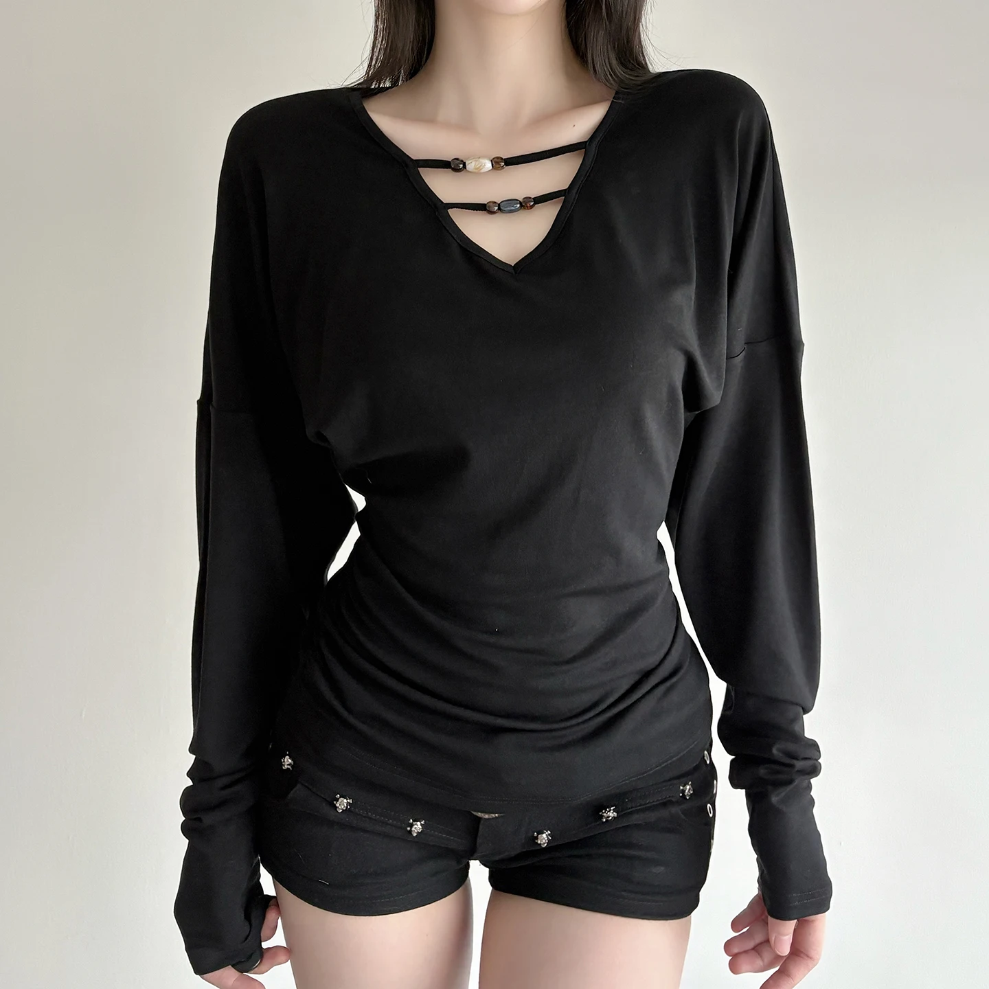 Black V-Neck Beaded T-Shirt Y2K Gothic Vibes Slim Fit Strappy Ruched Long Sleeve Tees Edgy Casual Streetwear Tops Women Autumn