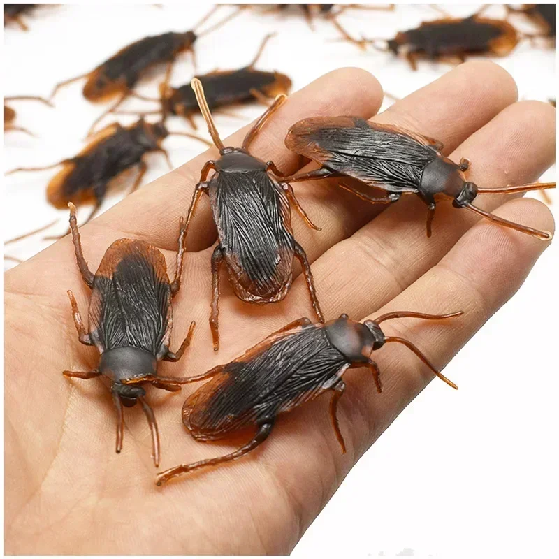 Fake Roaches Scary Insects Plastic Bugs Pretty Realistic Fake Cockroach for Halloween Party Tricking People Kids Playing Gifts prank toys joke toys