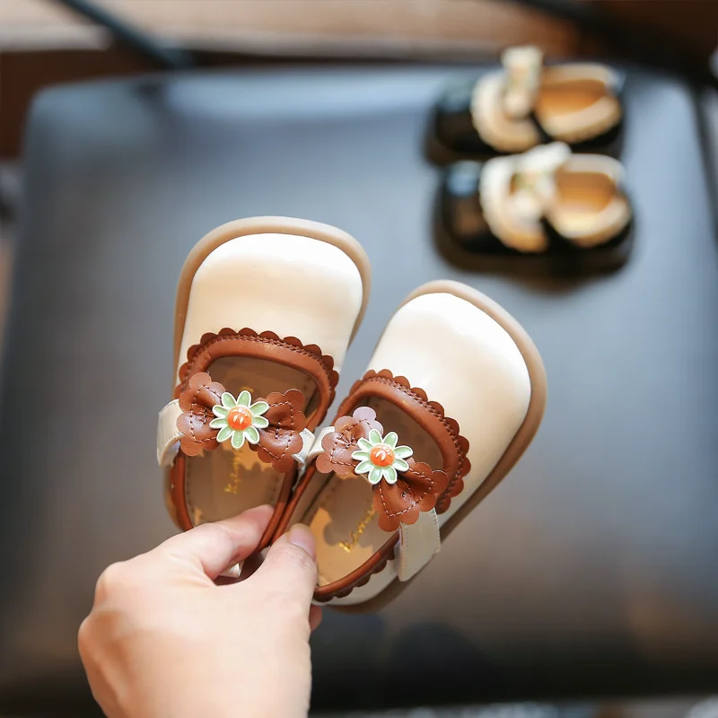 туфли для девочкиBaby Girl Leather Shoe Spring Cute Bowknot Soft Sole Princess Shoe Casual Allmatch Mary Jane Shoe First Walkers