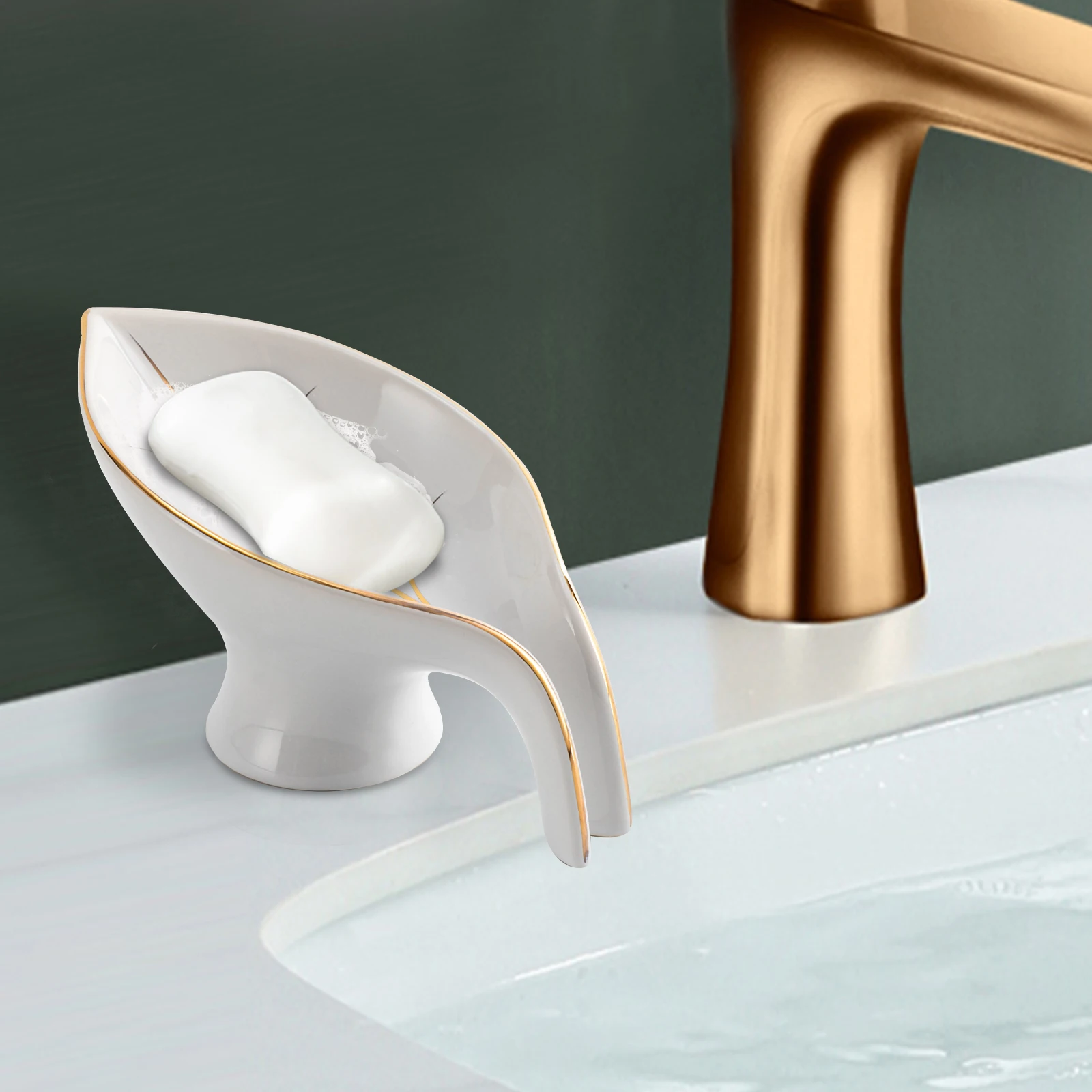 

White Leaf Shaped Ceramic Soap Dish Soap Dish with Drainage No Drilling