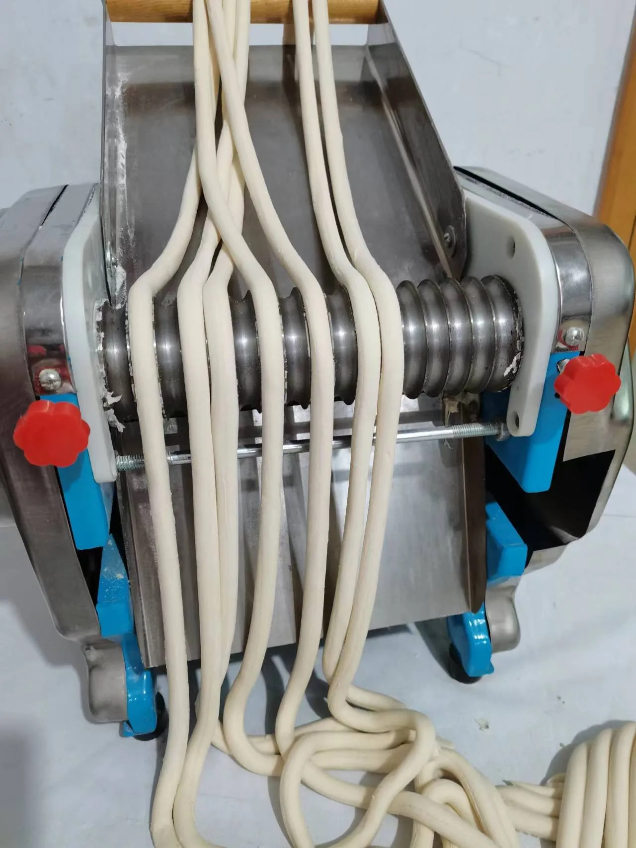 110V 220V Small Tabletop Chin Chin Dough Stripe Rolling Making Machine Snack Nigeria chin Cutter Snack Cutting