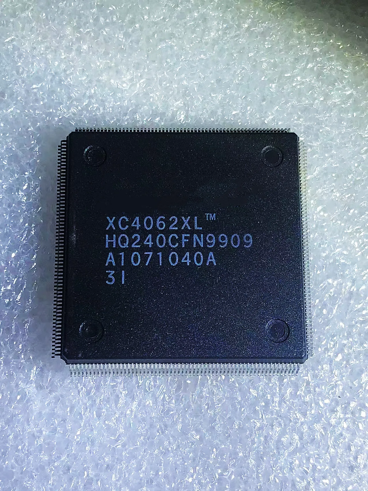 

XC4062XL-3HQ240I QFP240 professional electronic component one-stop ordering