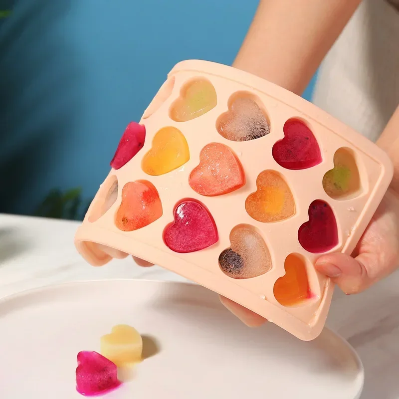 21-cell Silicone Ice Cube Mold Heart Shape Ice Tray Household Frozen Ice  Mold Plastic Ice Box With Lid Kitchen Bar Accessories