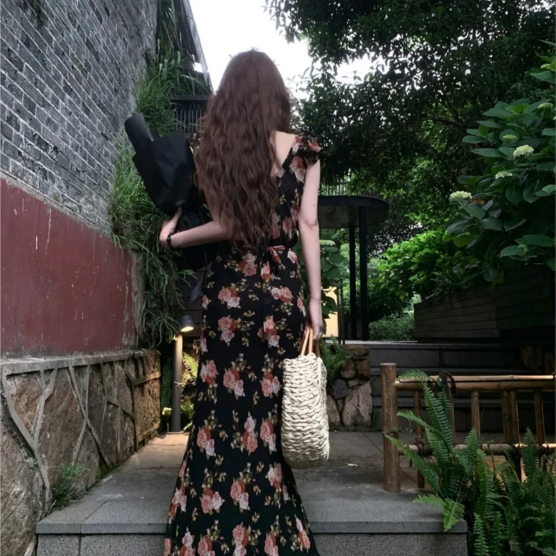 

Black Flying Sleeve Slim-Fit Floral Skirt Women's Vacation Style Vintage Dress