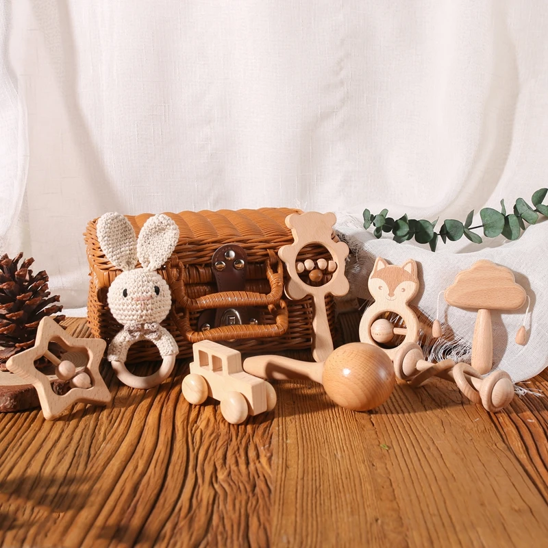 Wooden Baby Rattle Gift Set – Crochet Animal Toy & Montessori Keepsake Box