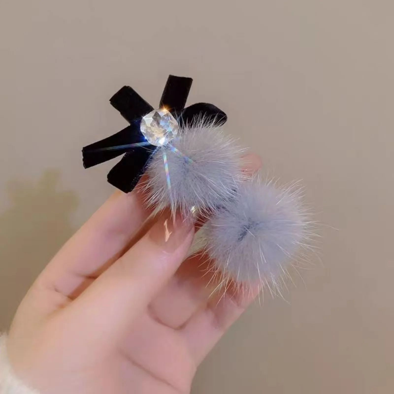 1PC Fuzzy Pompom&Velvet Bow Hair Clips, Black&Gray & Beige Bling Crystal Decor Barrettes, Elegant Retro-Style Hair Accessories