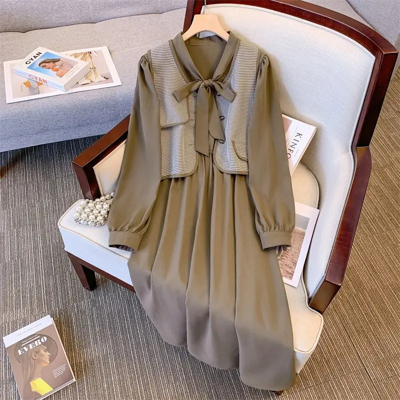 2023 Spring and Autumn Retro Outfits New Slimming Waist Loose Outer Wear Mid Length Dress Cardigan Vest Two Piece Set Trendy