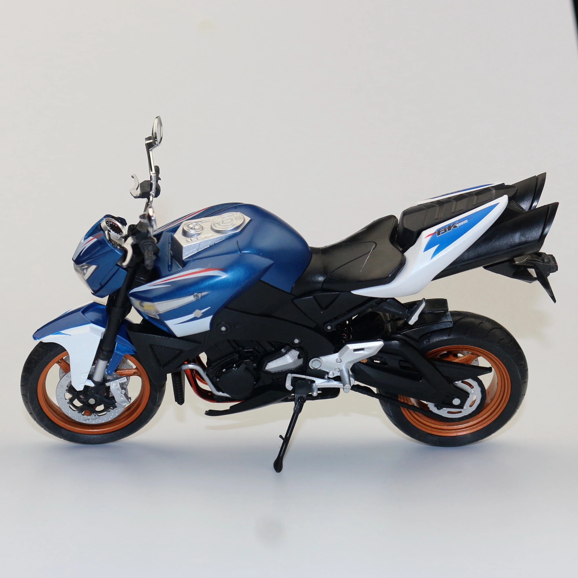 1/12 Suzuki B-King Yarış Motosikleti Diecast Model Alaşım Döküm Model Araba