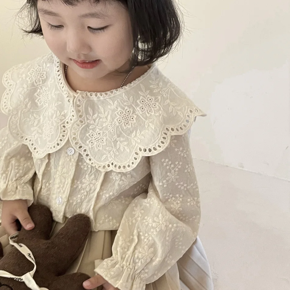

Spring Autumn baby girls lace Hollow out shirts 2-7 Years Girl cotton embroidery Lapel long sleeve blouses Tops