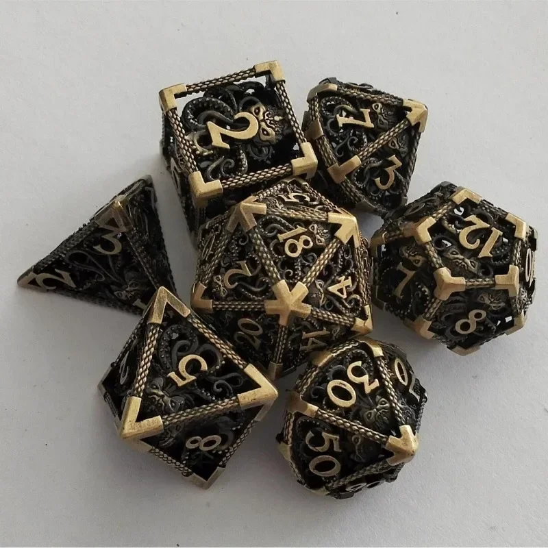 Hollow Metal Dice Set for DND RPG Dragon Engraved Polyhedral Board Game Accessories 7 Pieces Dungeon Master Collector Gift