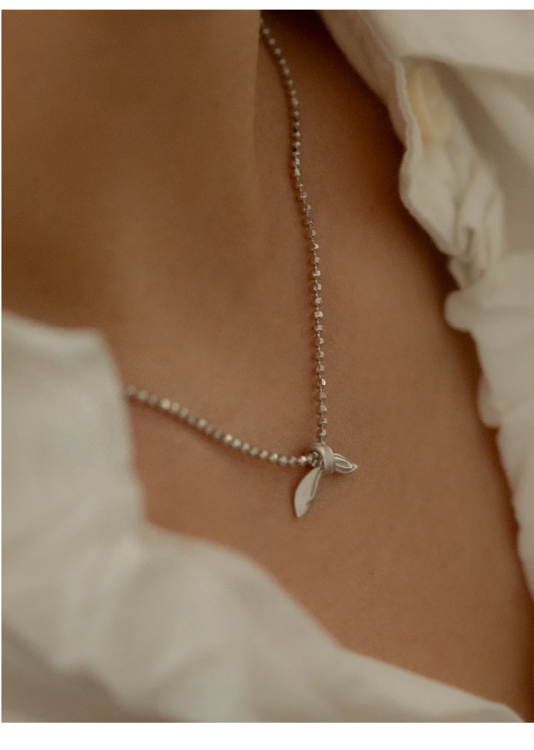 Silver Cylinder-shaped Beaded Chain with Half Bowkont Necklace