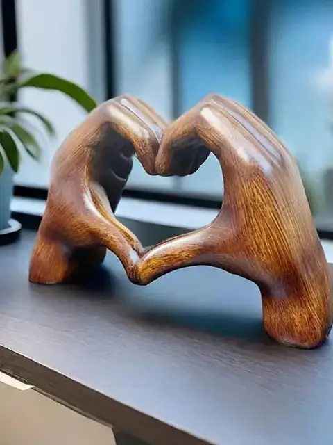 Statue mains en forme de cœur, décoration de geste d'amour, Sculpture d'art moderne, effet Grain de bois, Sculpture d'amour, décoration de salle de mariage 3
