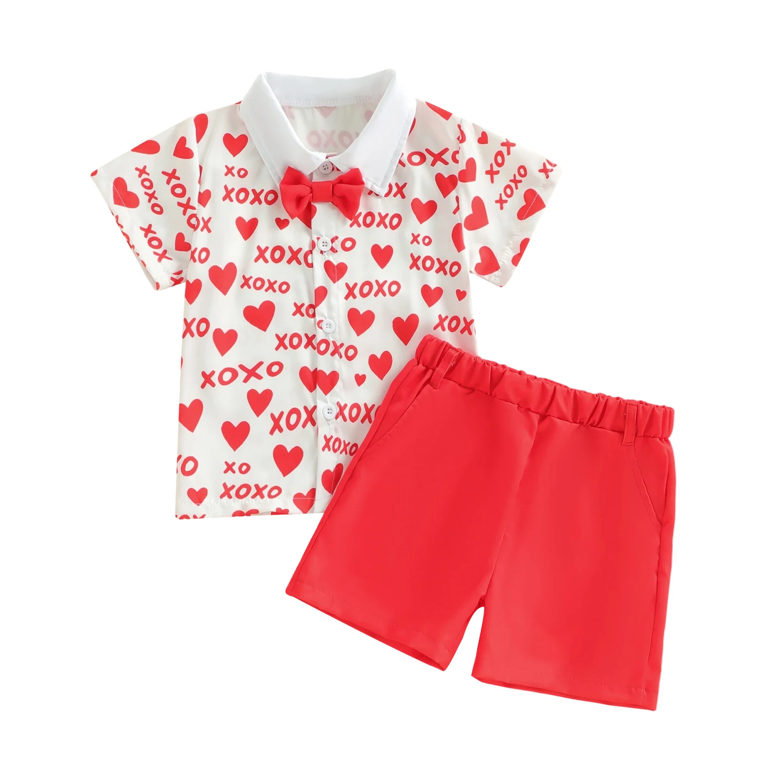 סט חולצה ומכנסיים קצרים עם שרוולים קצרים, צווארון מפונפן והדפס לבבות ליום האהבה של ילדים קטנים