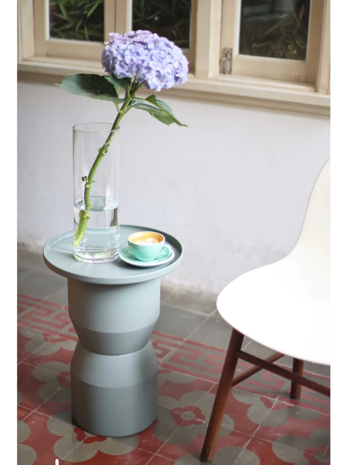 피스타치오 그린 다리미 커피 테이블, 심플한 소파 사이드 테이블, 높은 소형 아파트 사이드 테이블, 신선한 디자인 