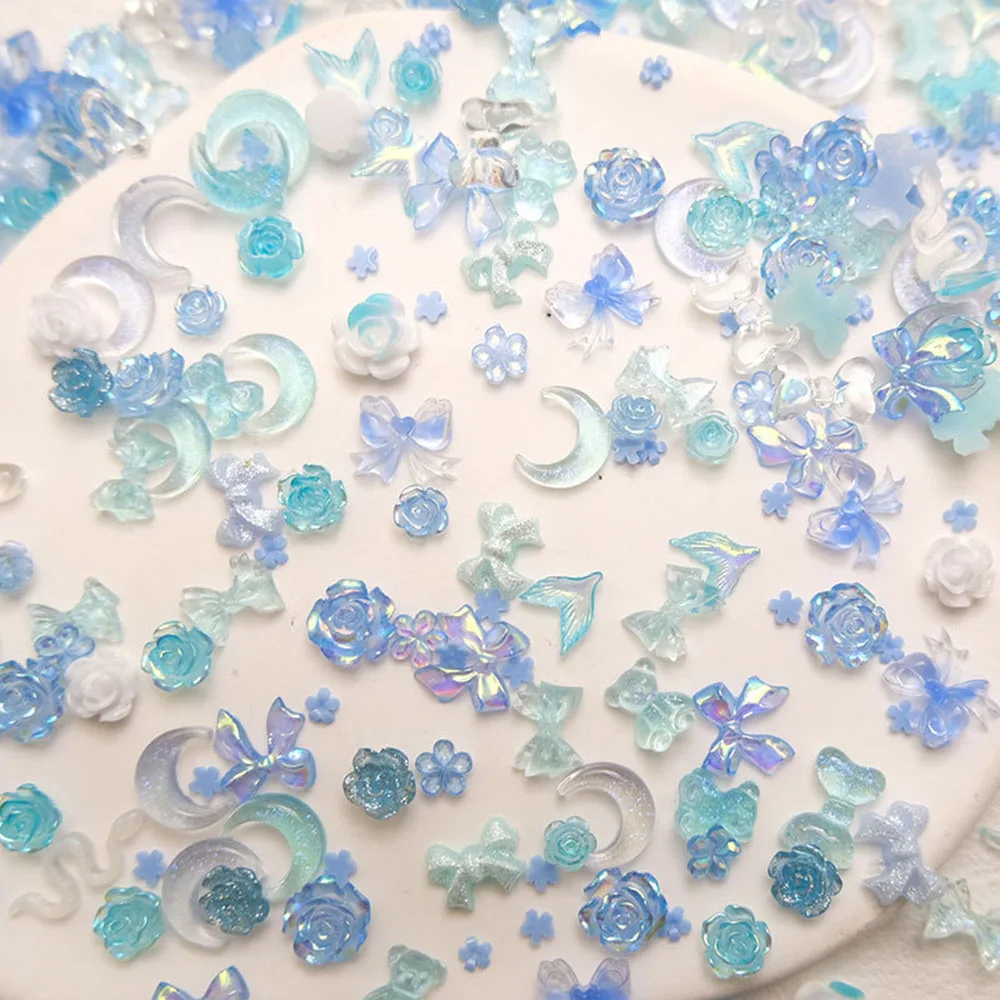 50 개/가방 혼합 블루 네일 매력 수지 문 보우 로즈 로즈 꽃 네일 아트 장식 매력 Y2K 디자인 매니큐어 액세서리