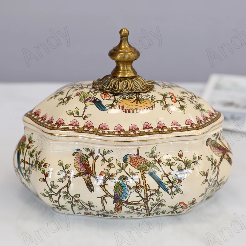 

European Ceramic Storage Box Creative Hand Painted Bird Decor Bedroom Jewelry Organizer Living Room Desktop Candy Jar with Lid