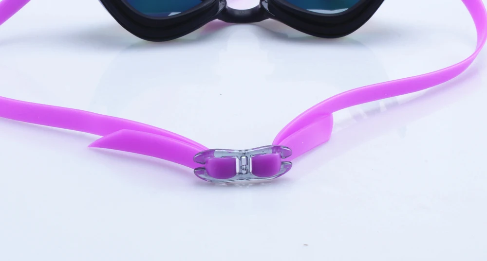 Lightweight 45g aquatic eyewear designed for both men and women.