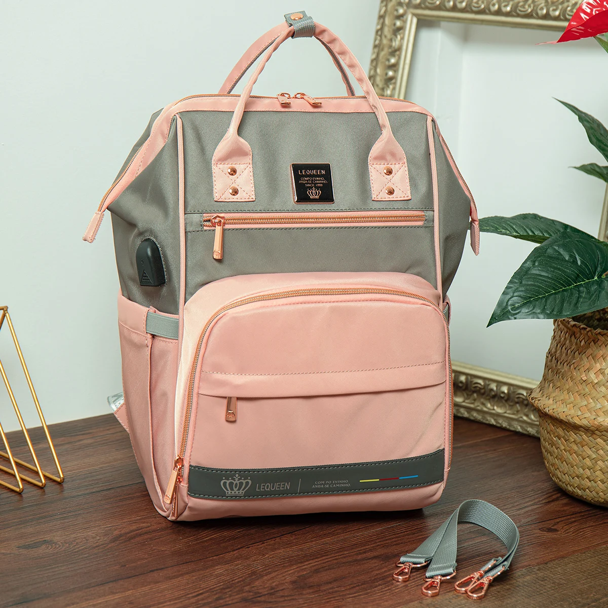Original LEQUEEN Large-capacity Mommy Diaper Backpack Baby Care Fashion Leisure Large Opening Multi-pocket Travel