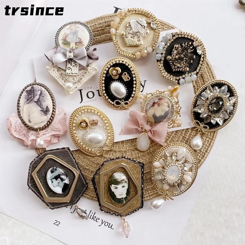 

trsince Creative Classic Retro Brooches for Women Camellia Crystal Chain Tassels Brooches Pins Party Banquet Clothes Accessories