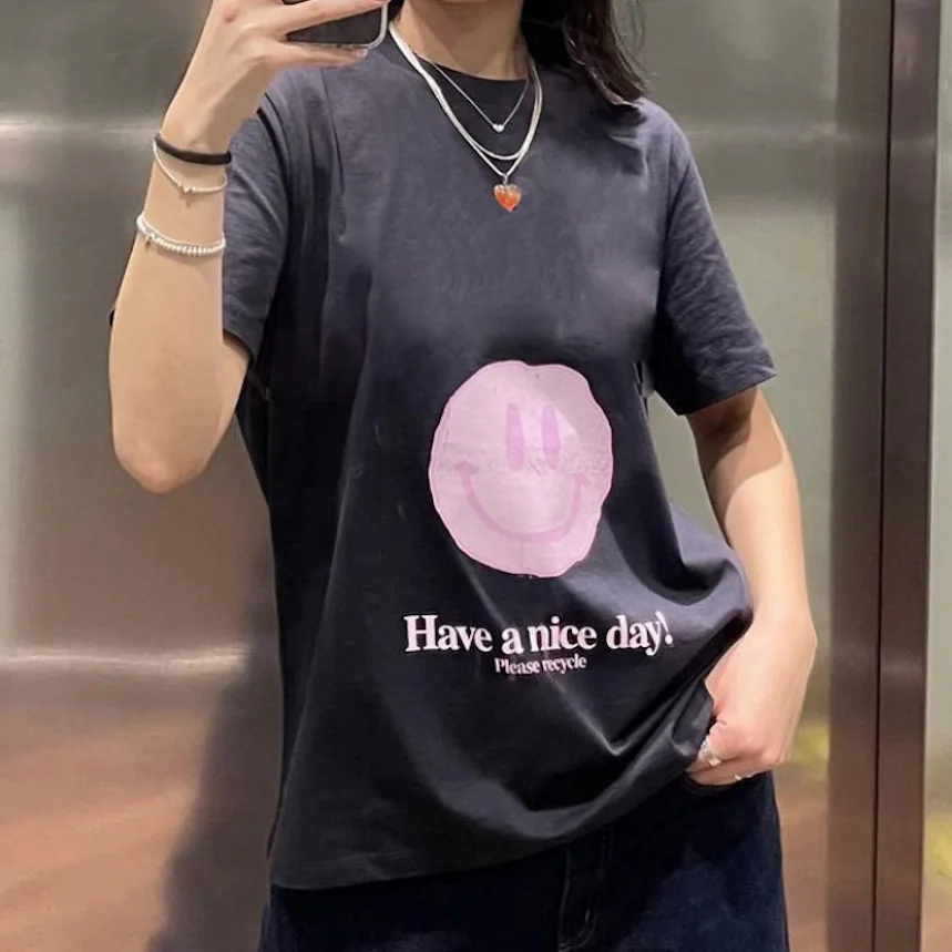 Новинка лета 2022 красочная футболка с принтом улыбающегося лица и короткими