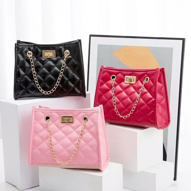 Sacs fourre-tout pour femmes, sac à main avec chaînes, sac à bandoulière de luxe sous les bras en treillis de diamant pour dames, sac de créateur 1