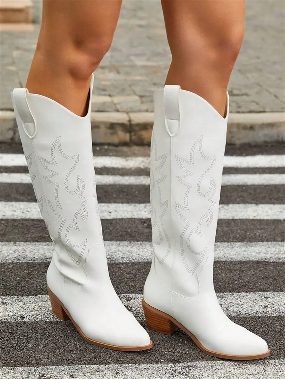 2024 Big size 46 Retro White Cowboy Boots Women Square Heels