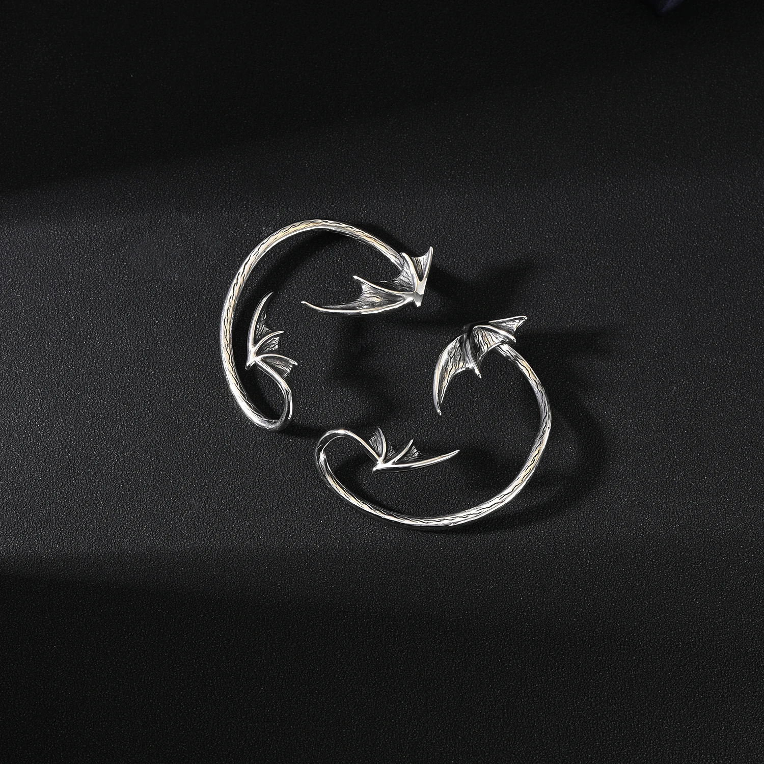 AOEDEJ 1Piece/Pair Punk Ear Cuff Stainless Steel Earrings Clip On Jewelry Men Vintage Skull Snake Helix Fake Piercings Earring 4