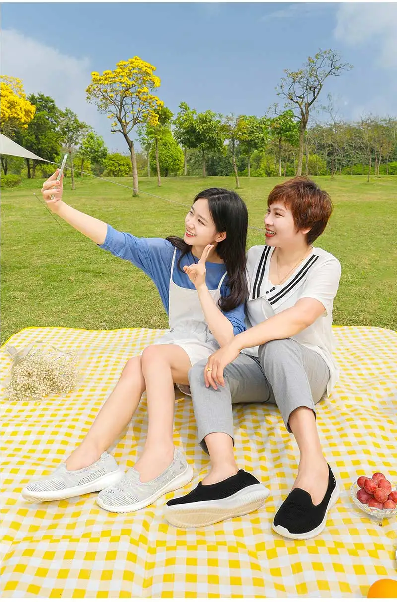 2022 Light Snakers Sport Summer Running Shoes for Women Luxury Brand High Quality Mesh Slip Massage Magnetic Health Care Shoes