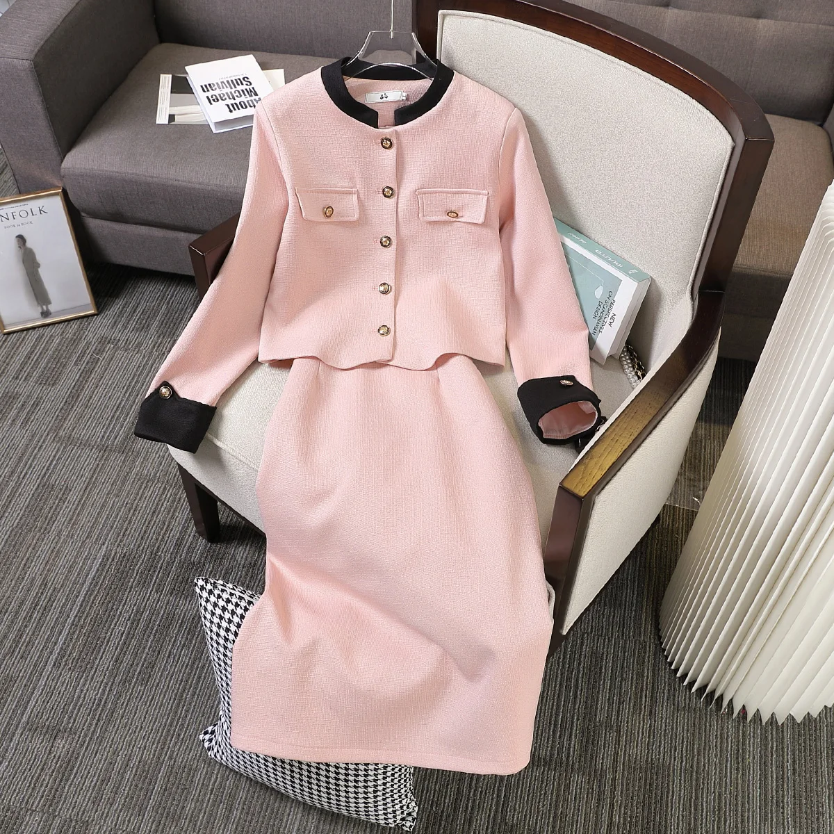 

Spring and Autumn Temperament Lady Style Suit Female Light Familiar Small Suit Short Coat Versatile Skirt Two-piece Set Korean