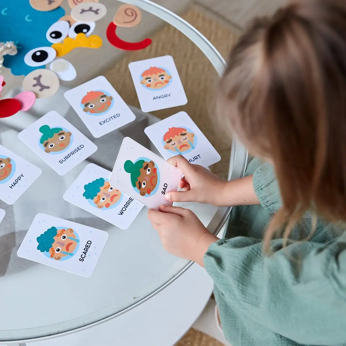 Kids Montessori Facial Expression Game Emotional Change Toys With 9pcs Cards Preschool Learning Educational Toys 4