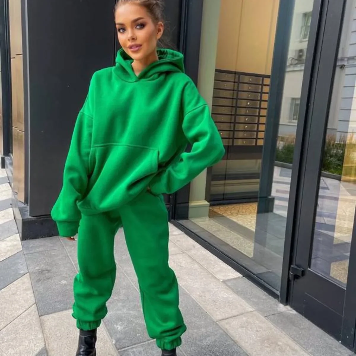 

2023 Модный женский осенне-зимний Новый Свободный Повседневный свитер с капюшоном комплект из двух предметов спортивный костюм штаны Тренировочные комплекты