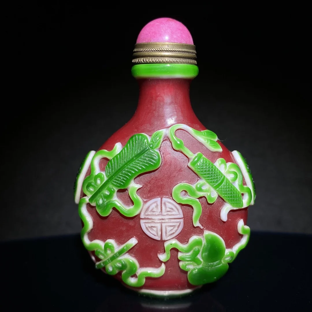 

Exquisite Hand-Carved Old Glass Snuff Bottle Decoration Of The Dark Eight Lmmortals