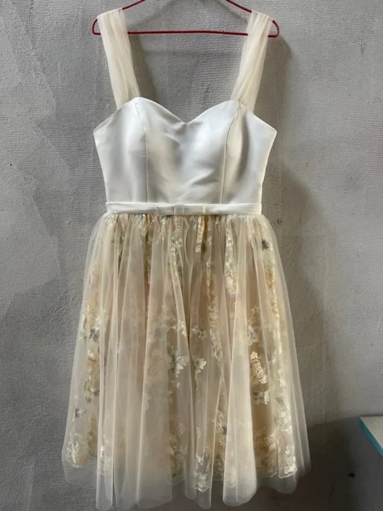 

53$ Non-return and refund of custom dress