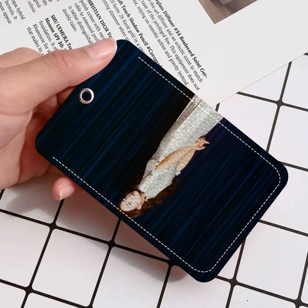 Singer Laufeys Bewitched 사무용품 남성 및 여성 신용 카드 열쇠고리 학생증 ID 카드 홀더 증명서 홀더 카드