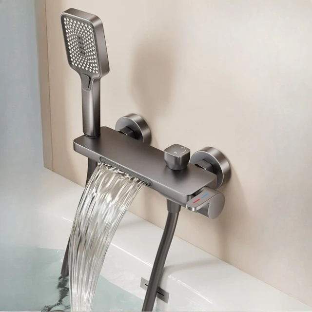 ก๊อกน้ําร้อนและเย็นอ่างอาบน้ํา ฝักบัวในห้องน้ํา ฝักบัวมือถือติดผนังดีไซน์เรียบง่าย 1
