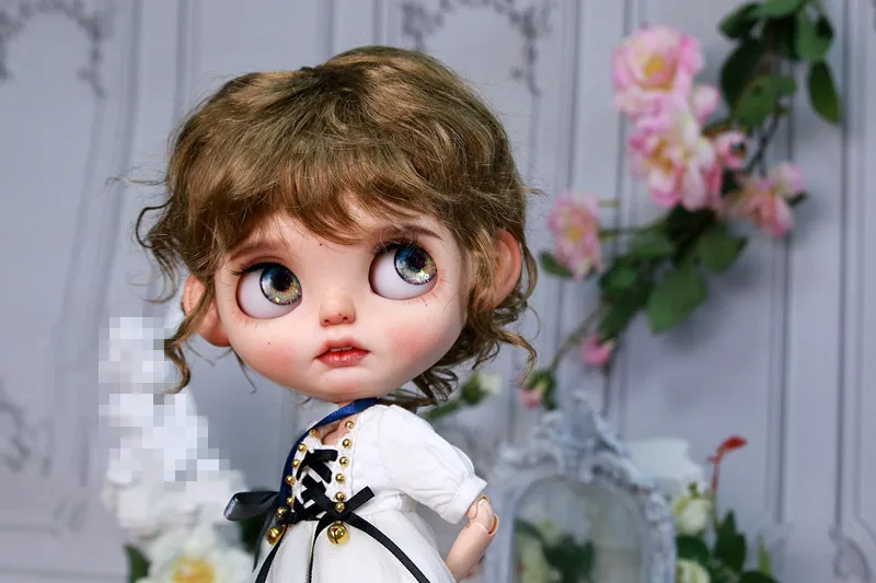 

Кукольный парик Blythes подходит для стильных универсальных париков размером 1/6-10 дюймов с новым рулоном шерсти и имитацией мохера Карамельно-коричневого цвета