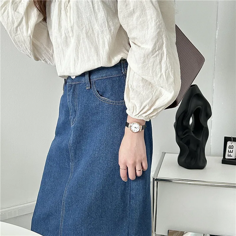 

Retro Luxury Round Quartz Digital Roma Dial Casual Wrist Watch Leather Strap Fashionable Clock Waterproof Wristwatch for Women