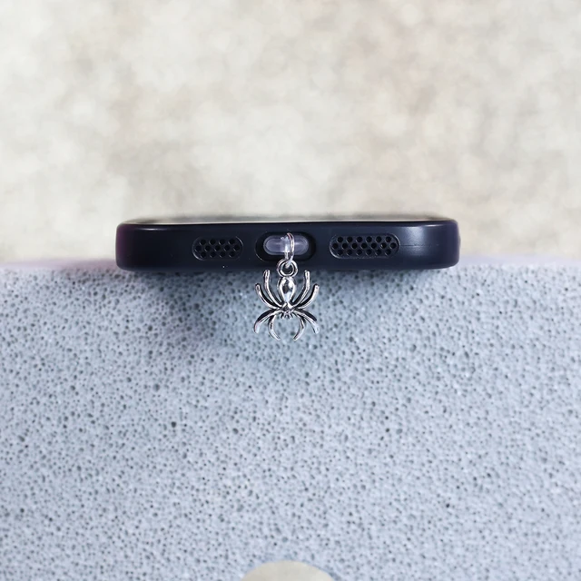 Spider Phone Dust Stopper Type-C Port Samsung and iPhone 2